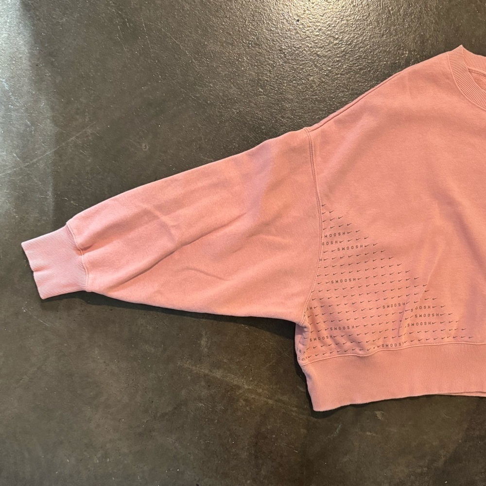 Women's Atlanta Braves Nike Pink Oversized Cropped Pullover Sweatshirt - Picture 5 of 6